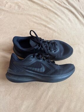 Women’s Nike Downshifter running shoe.